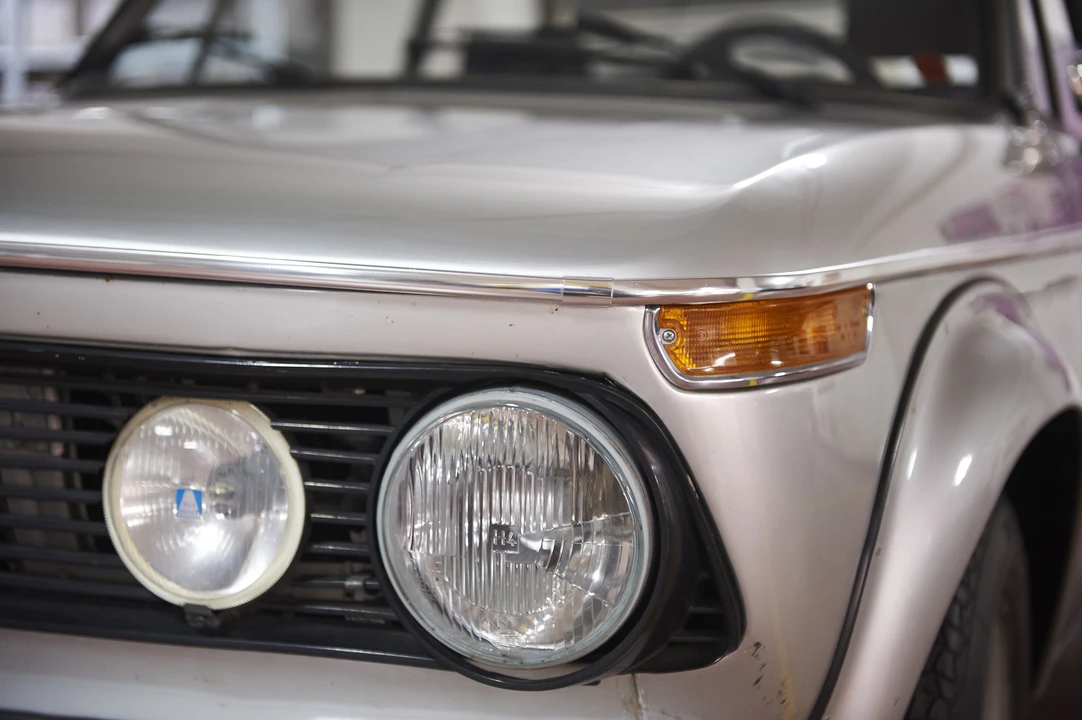 2002 BMW 2002 Turbo - Image 13 of 18