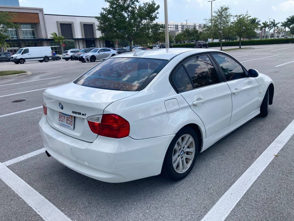 2007 BMW E90 3 Series Sedan - Image 3 of 19