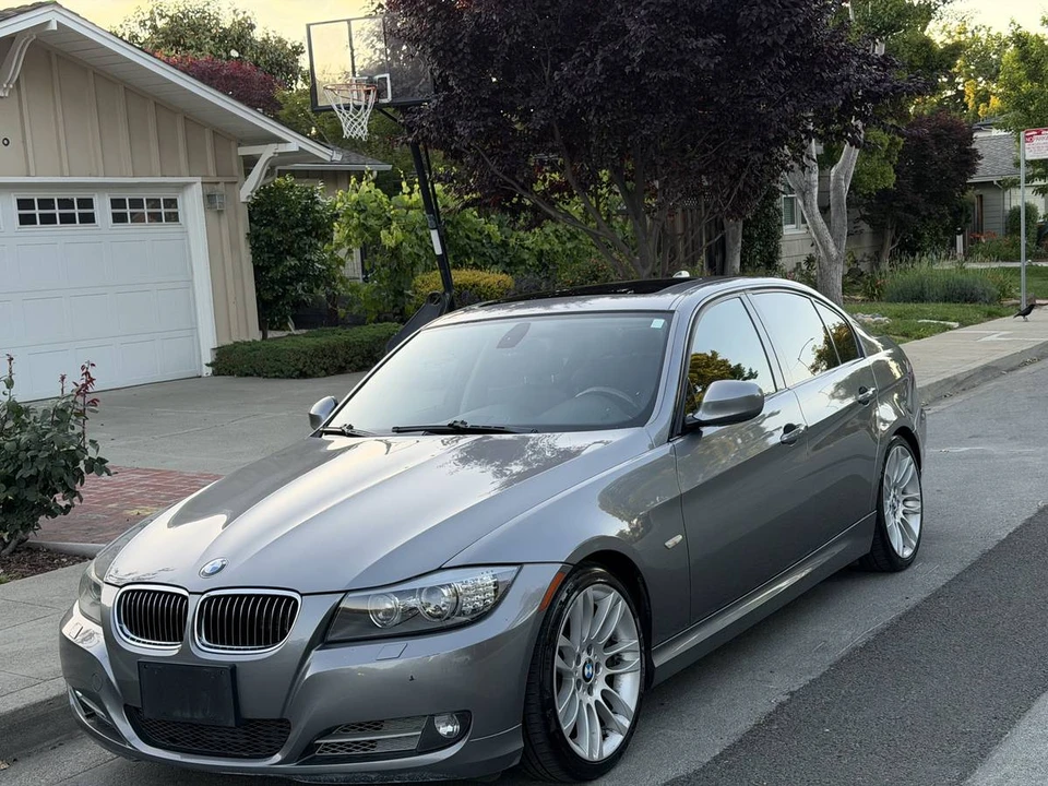 2009 BMW E90 3 Series Sedan - Image 2 of 10