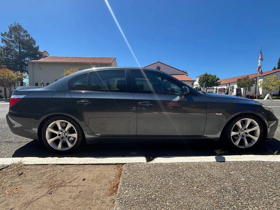 2009 BMW E60 5 Series Sedan - Image 3 of 8