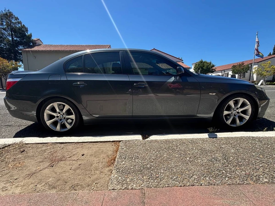 2009 BMW E60 5 Series Sedan - Image 2 of 8