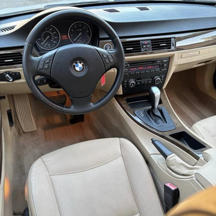 2010 BMW E90 3 Series Sedan - Image 10 of 11