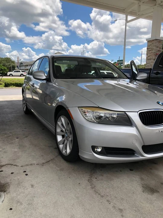 2011 BMW E90 3 Series Sedan - Image 10 of 12