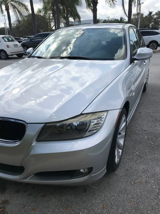 2011 BMW E90 3 Series Sedan - Image 3 of 12