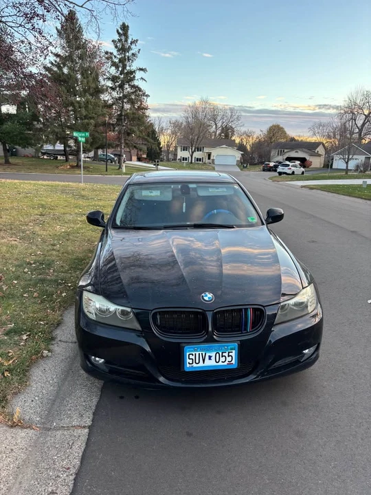 2011 BMW E90 3 Series Sedan - Image 5 of 9