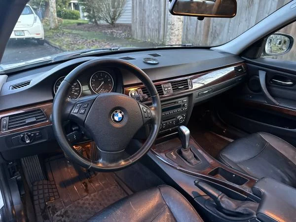 2011 BMW E90 3 Series Sedan - Image 8 of 11