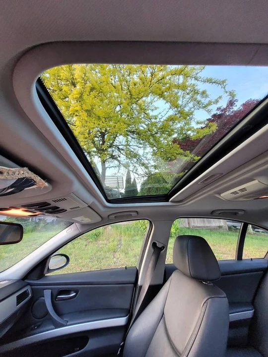 2009 BMW E90 3 Series Sedan - Image 13 of 14
