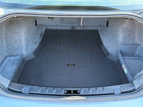 2011 BMW E90 3 Series Sedan - Image 10 of 10