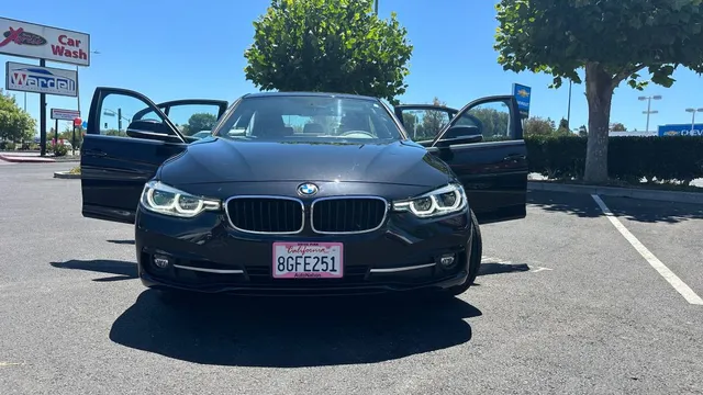 2018 BMW 3 Series 330i Sedan