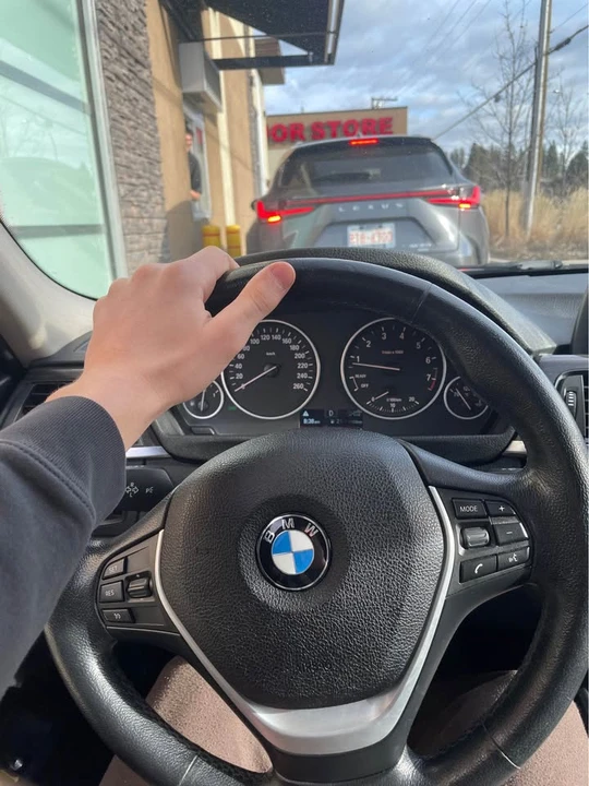 BMW 3 Series - Image 2 of 7