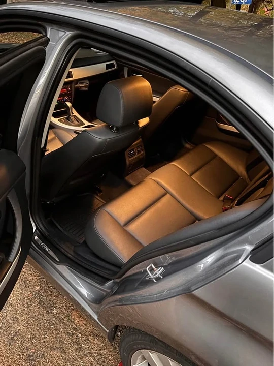 2011 BMW E90 3 Series Sedan - Image 3 of 4