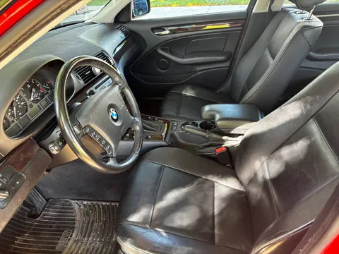 2004 BMW 325i