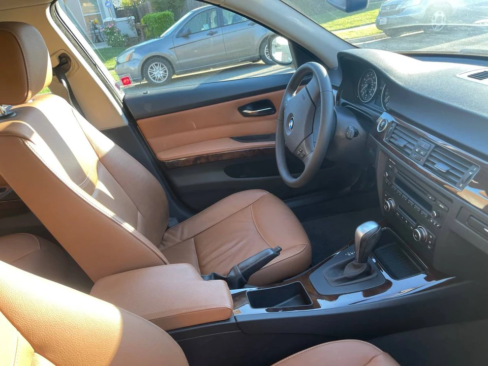 2010 BMW E90 3 Series Sedan - Image 6 of 7