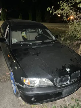 2004 BMW 325i Sedan