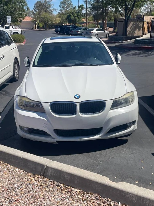 2010 BMW E90 3 Series Sedan - Image 3 of 5
