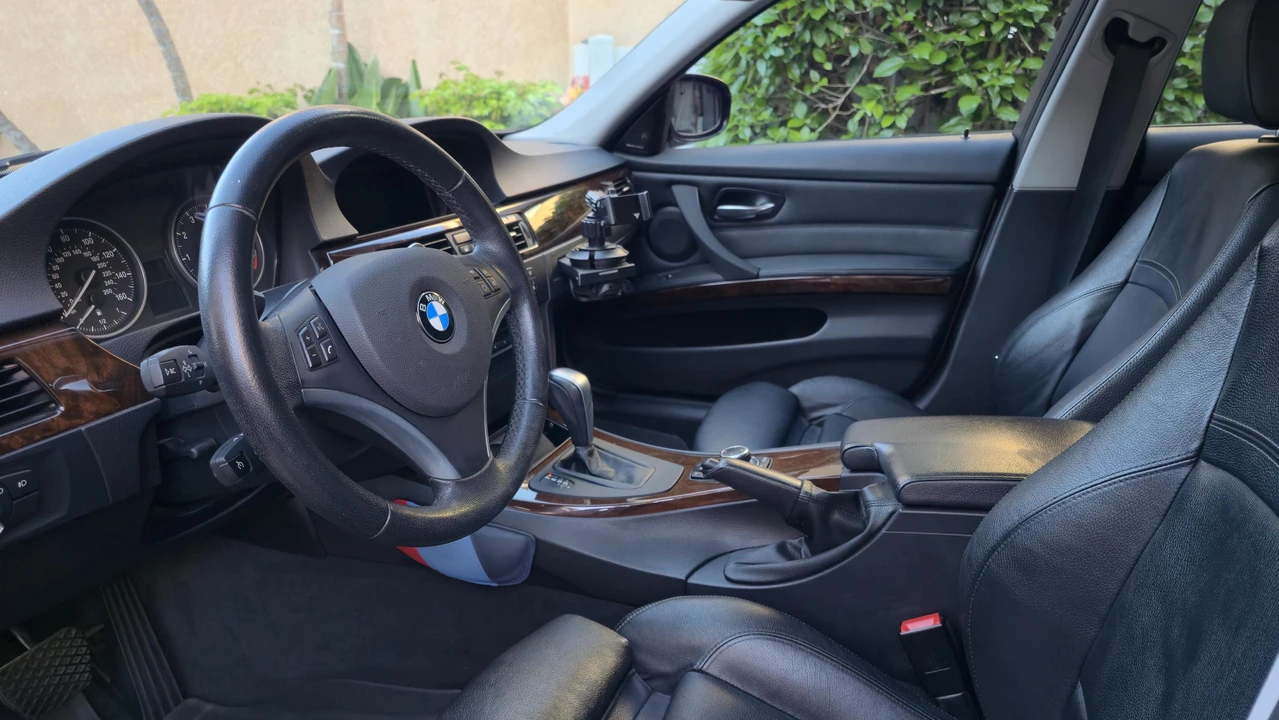 2011 BMW E90 3 Series Sedan - Image 8 of 8