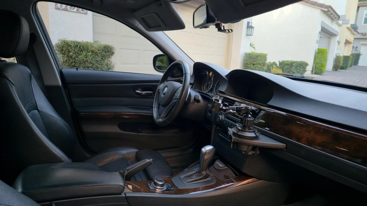2011 BMW E90 3 Series Sedan - Image 6 of 8