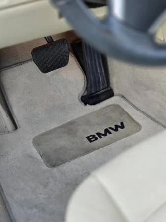 2010 BMW E90 3 Series Sedan - Image 12 of 18