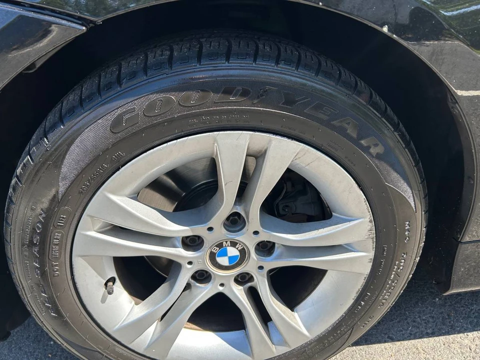 2008 BMW E90 3 Series Sedan - Image 9 of 23