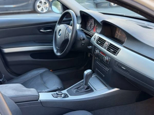 2009 BMW E90 3 Series Sedan - Image 19 of 21