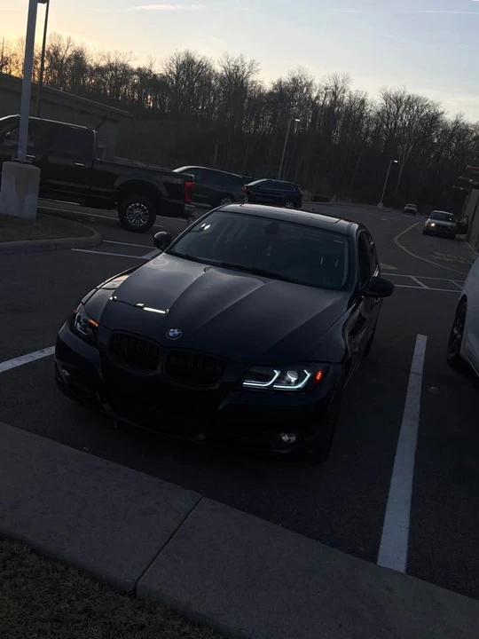 2011 BMW E90 3 Series Sedan - Image 3 of 7