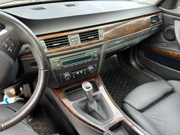 2011 BMW E90 3 Series Sedan - Image 16 of 19