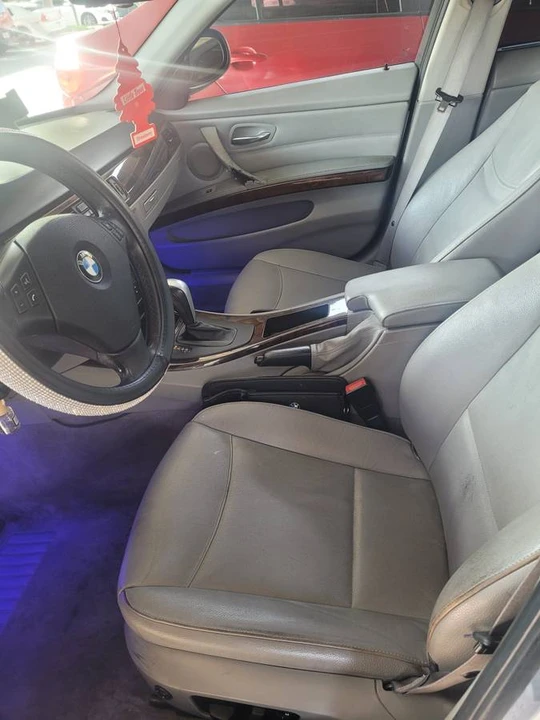 2011 BMW E90 3 Series Sedan - Image 4 of 5