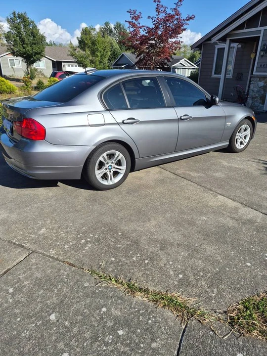 2011 BMW E90 3 Series Sedan - Image 13 of 21