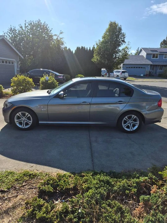2011 BMW E90 3 Series Sedan - Image 8 of 21