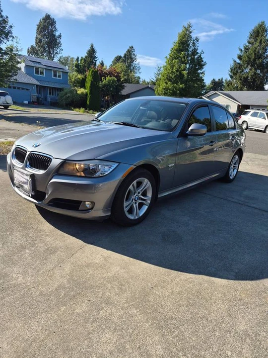 2011 BMW E90 3 Series Sedan - Image 10 of 21