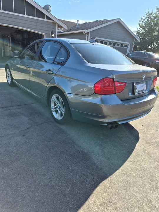 2011 BMW E90 3 Series Sedan - Image 14 of 21