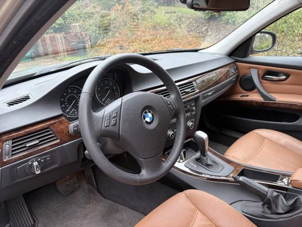 2010 BMW E90 3 Series Sedan - Image 4 of 8