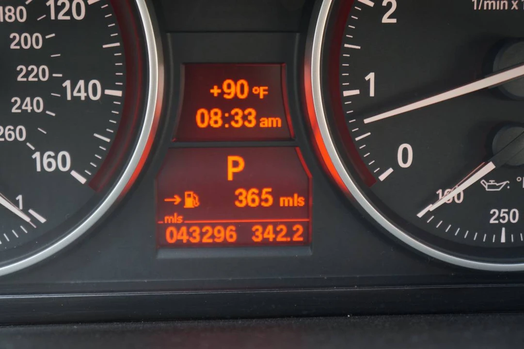 2013 BMW E93 3 Series Convertible - Image 2 of 24