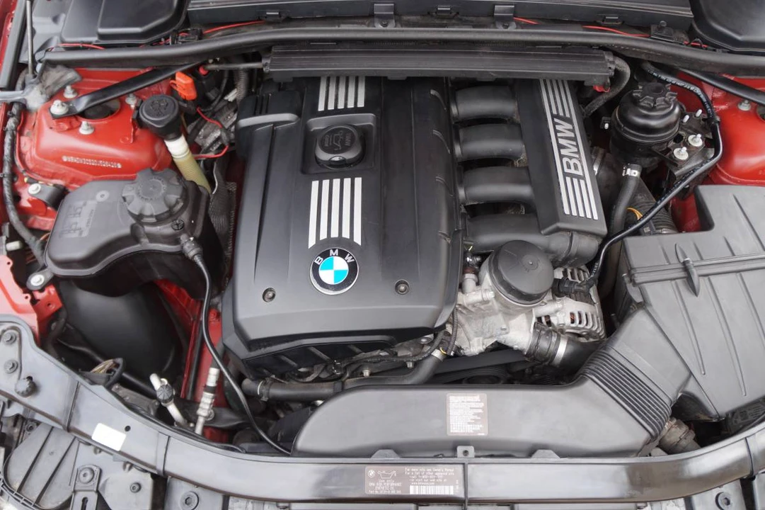 2013 BMW E93 3 Series Convertible - Image 17 of 24