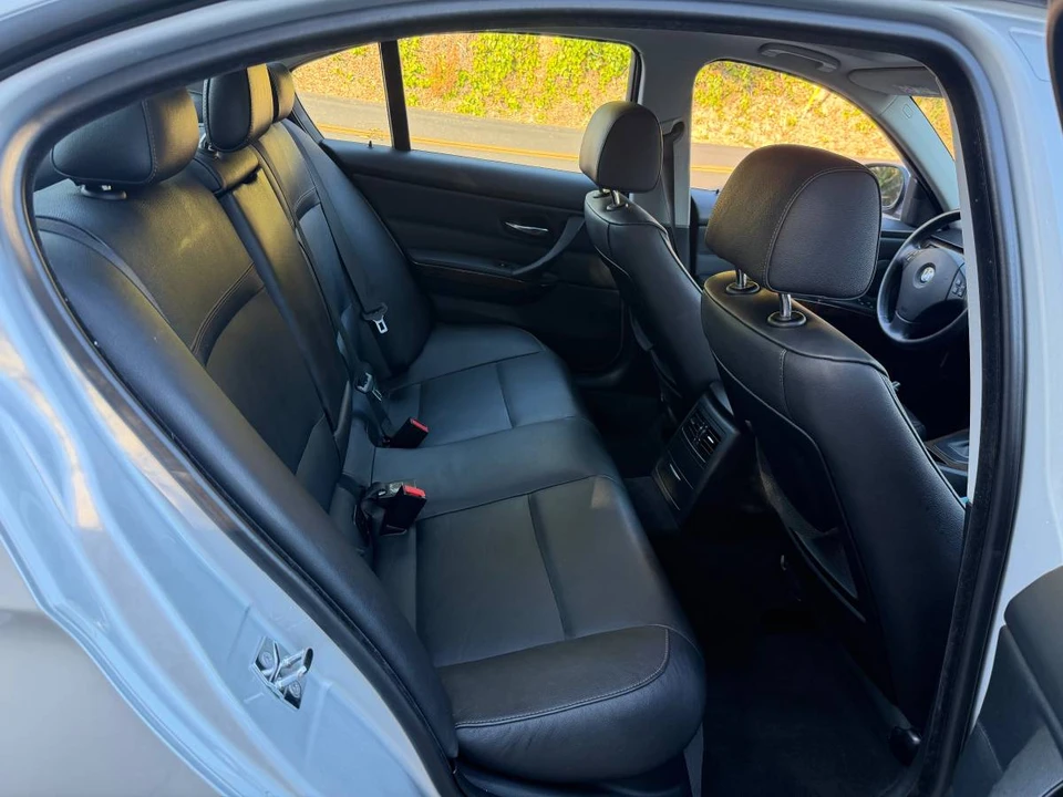 2009 BMW E90 3 Series Sedan - Image 6 of 11