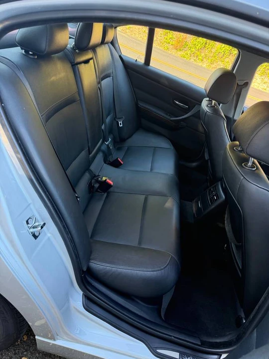 2009 BMW E90 3 Series Sedan - Image 7 of 11