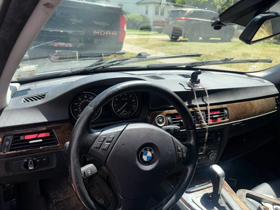 2009 BMW E90 3 Series Sedan - Image 6 of 7