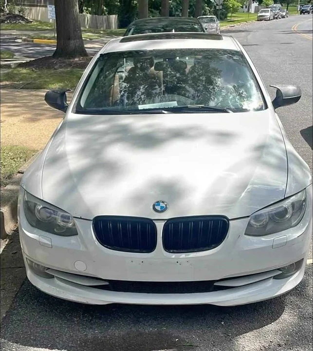 2011 BMW E90 3 Series Sedan - Image 2 of 2