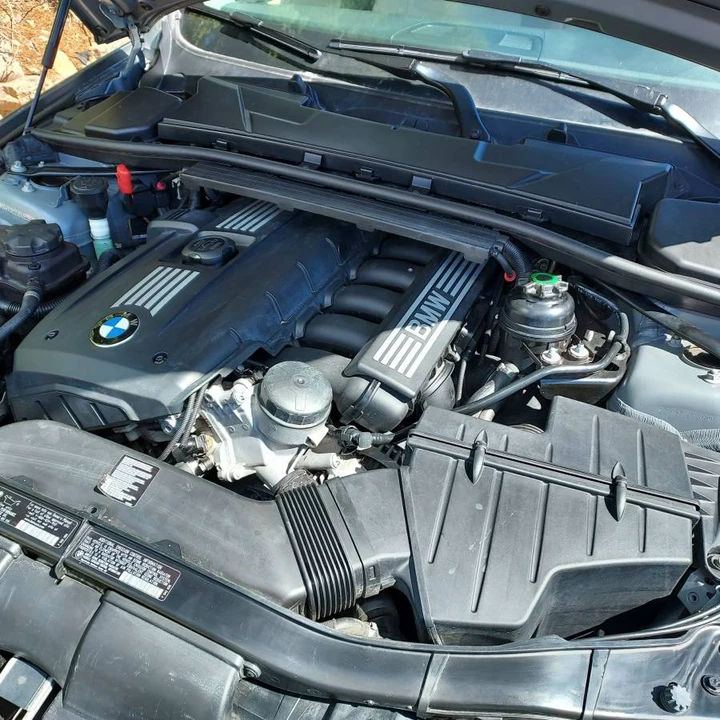 2011 BMW E90 3 Series Sedan - Image 4 of 4