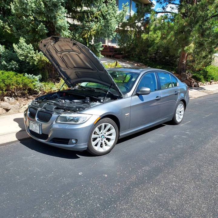 2011 BMW E90 3 Series Sedan - Image 3 of 4