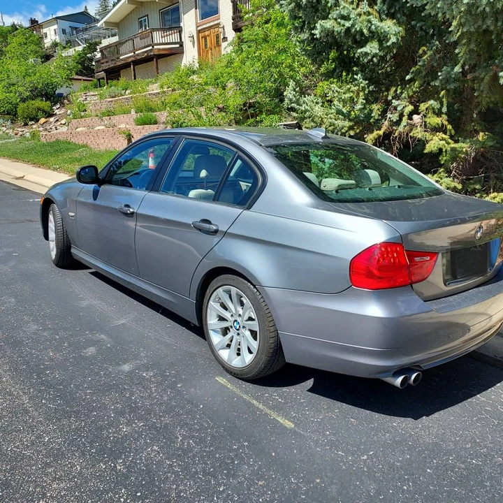 2011 BMW E90 3 Series Sedan - Image 2 of 4
