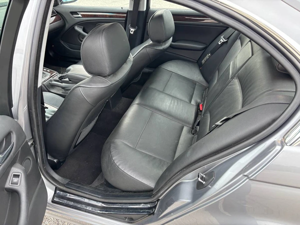 2004 BMW E46 330i & 330Ci - Image 9 of 9