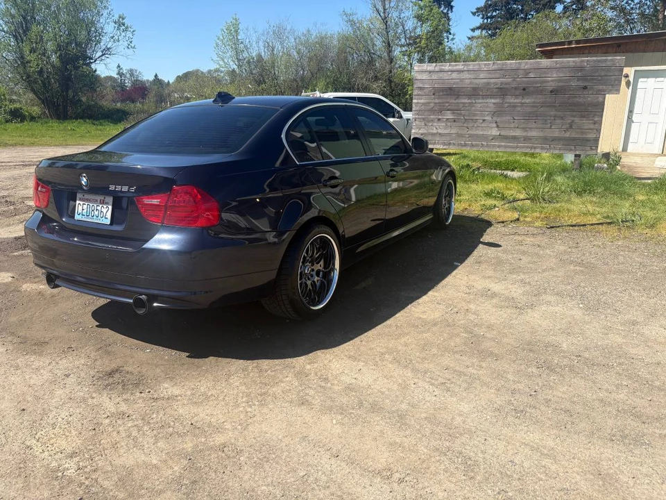 2009 BMW E90 3 Series Sedan - Image 2 of 8