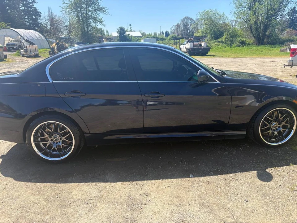 2009 BMW E90 3 Series Sedan - Image 3 of 8