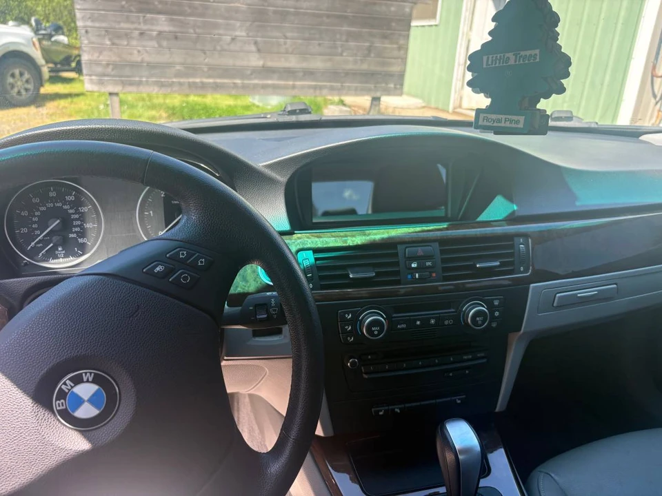 2009 BMW E90 3 Series Sedan - Image 5 of 8