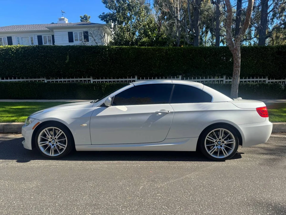 2012 BMW E93 335i Convertible - Image 8 of 8