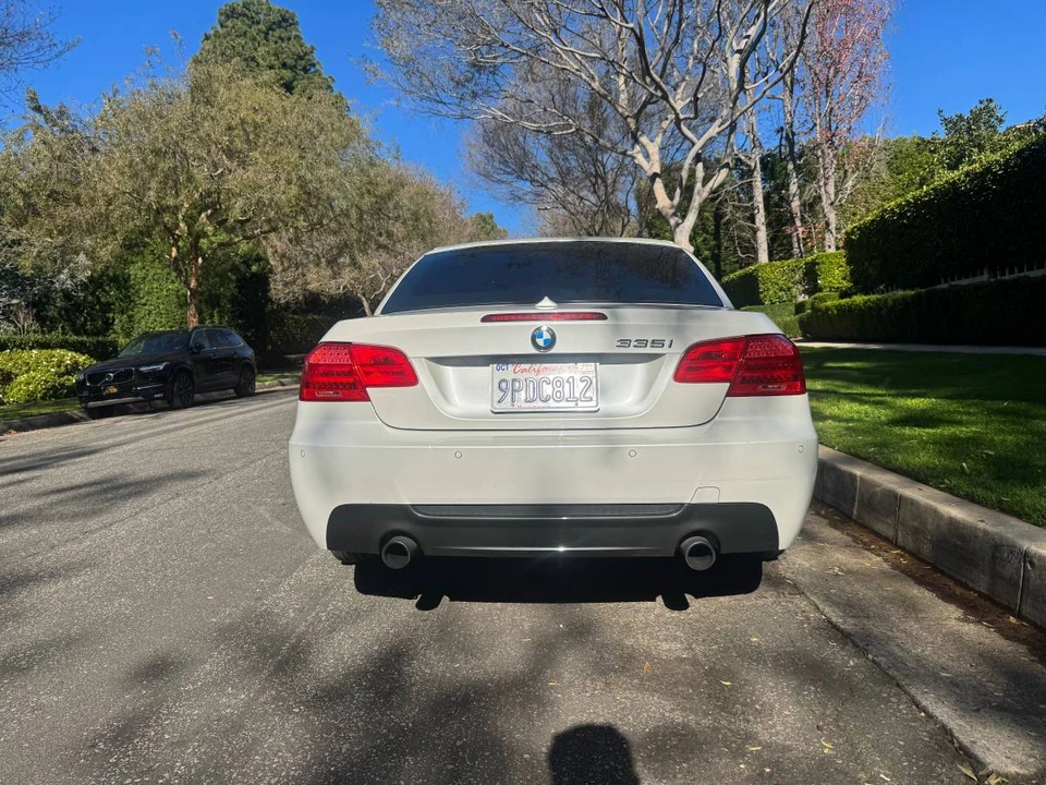 2012 BMW E93 335i Convertible - Image 7 of 8