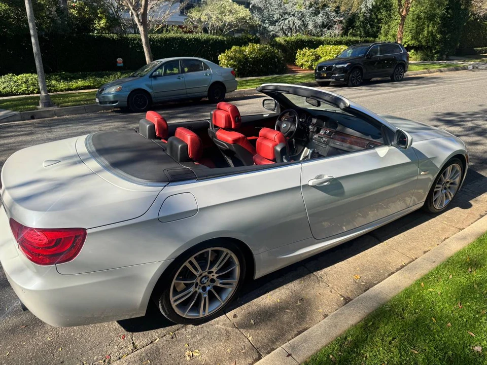 2012 BMW E93 335i Convertible - Image 2 of 8