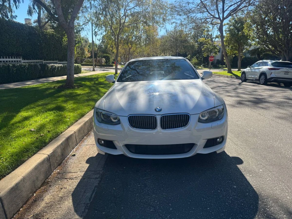 2012 BMW E93 335i Convertible - Image 4 of 8