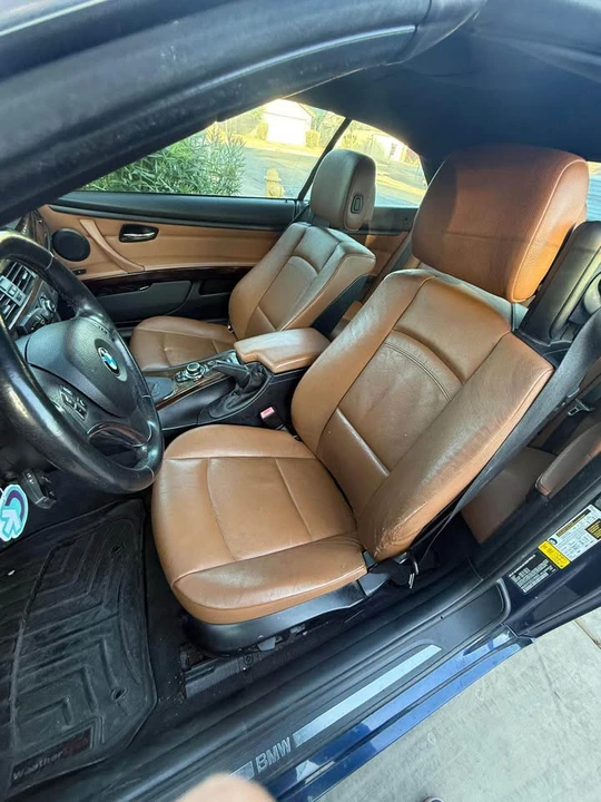 BMW E93 335i Convertible - Image 5 of 6